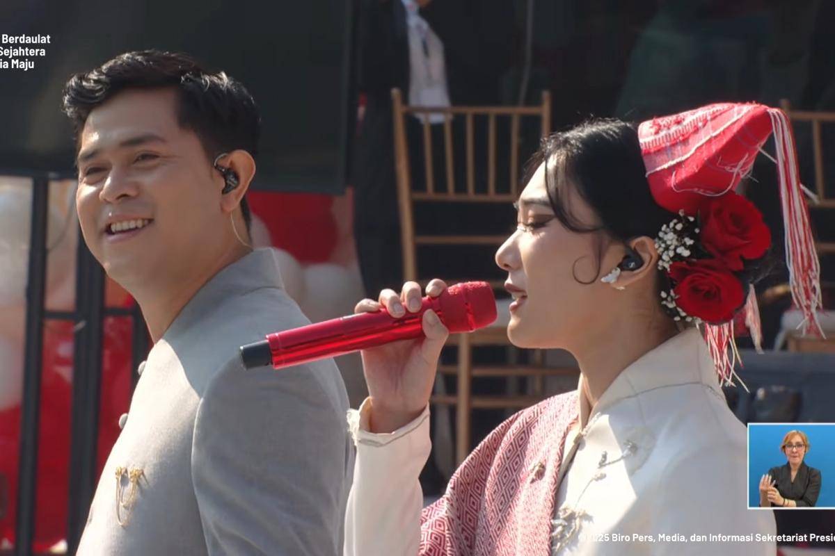 Penampilan Isyana Sarasvati dan Cakra Khan saat Upacara Detik-Detik Proklamasi di Istana Merdeka pada 17 Agustus 2025