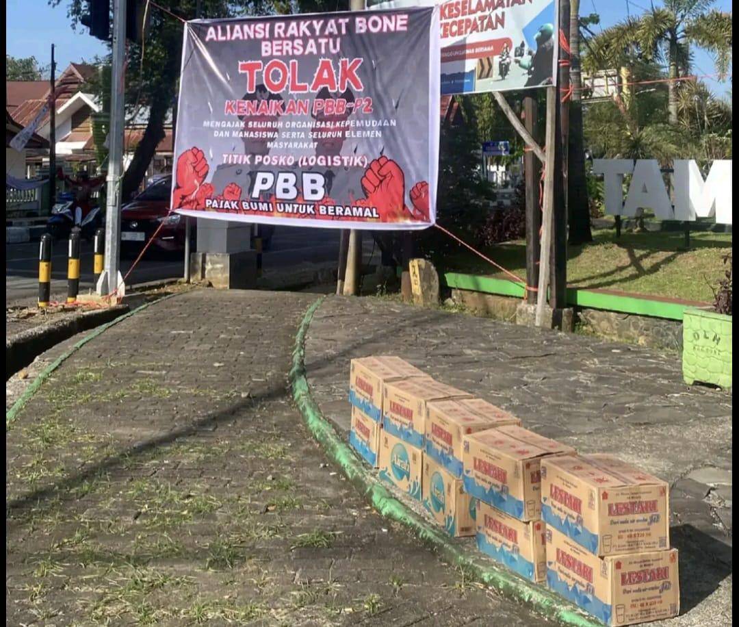 Posko Aliansi Rakyat Bone penolak kenaikan pajak PBB