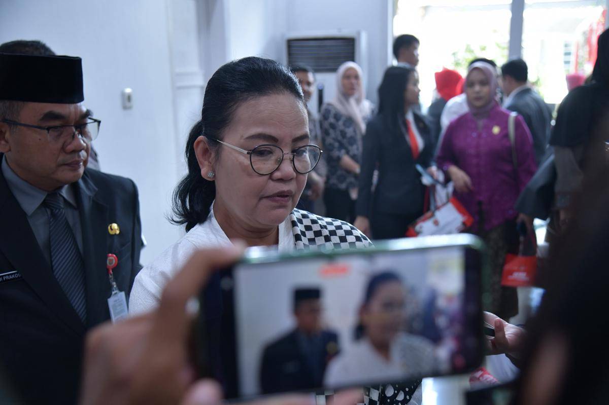 Wali kota semarang, agustina wilujeng, mahasiswa semarang