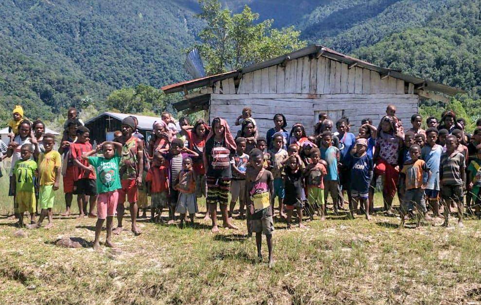 Warga pengungsian dari Paro hendak meninggalkan kampungnya pada awal Januari 2019. (IDN Times/Istimewa)
