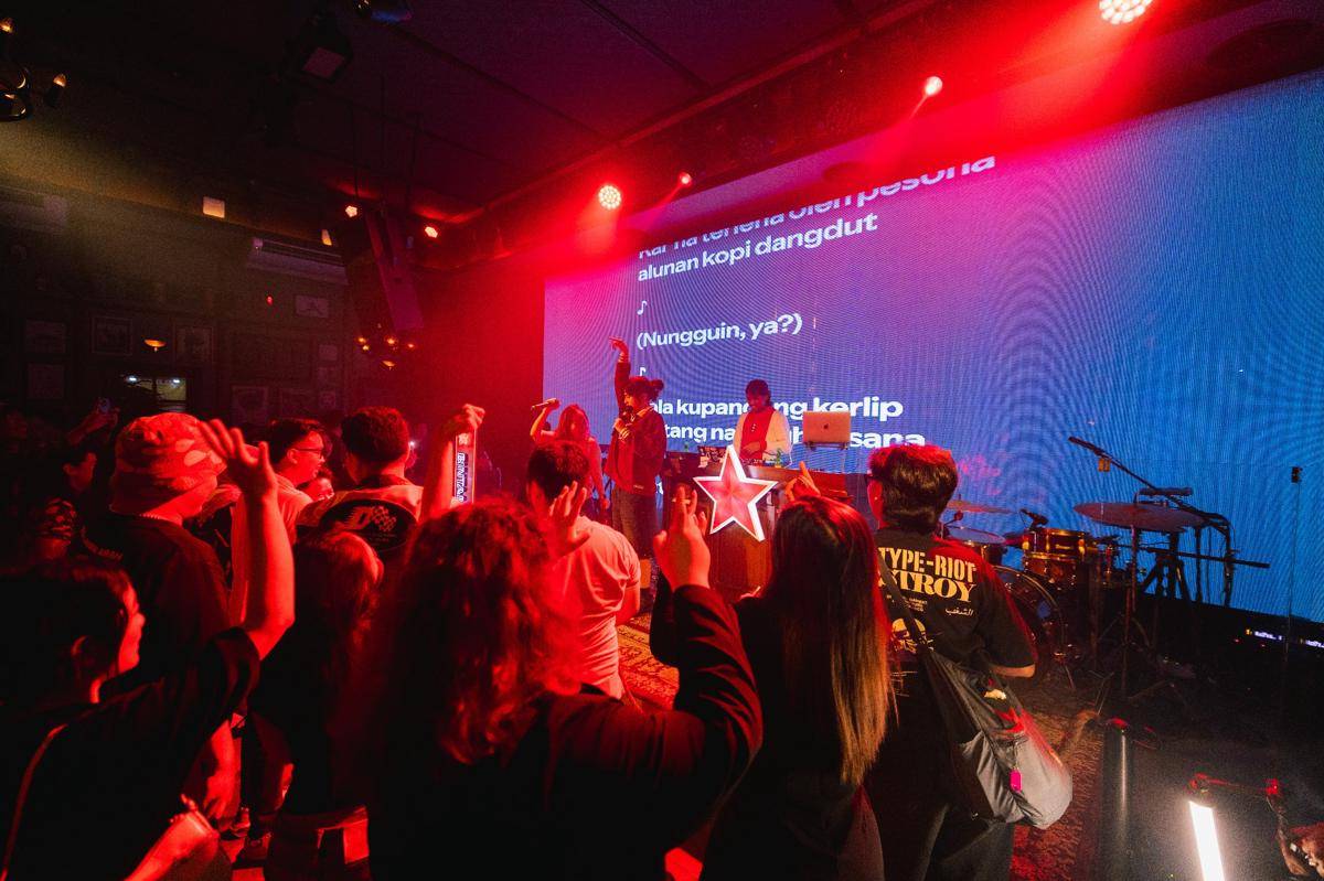 Karaoke BINTANGBERPESTAPORA.jpg