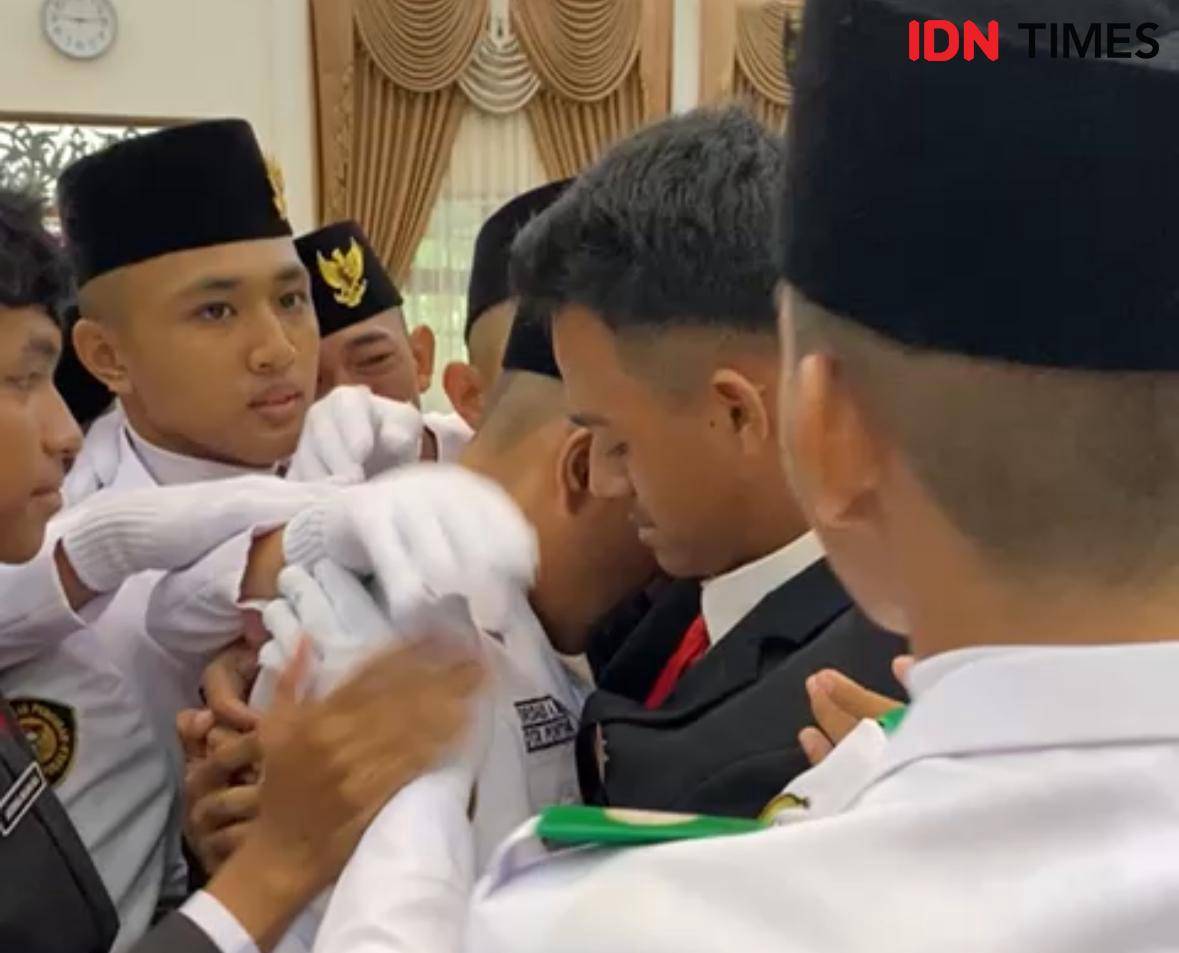 Adam resmi jadi anggota paskibraka Pontianak saat ayahnya meninggal