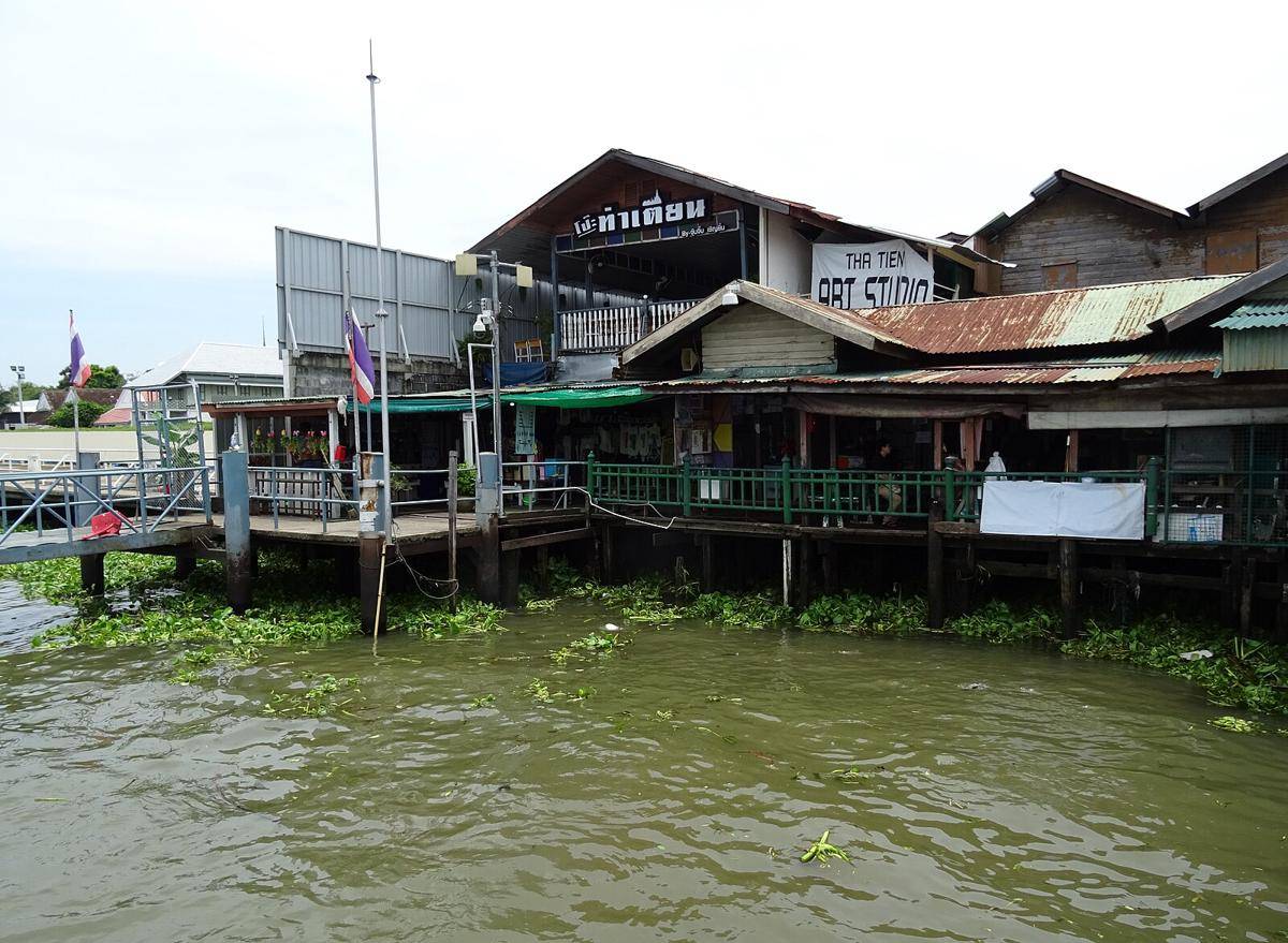 potret Dermaga Tha Tien (commons.wikimedia.org/Christophe95)