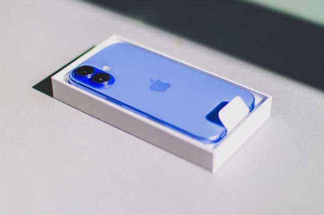 potret iPhone 16