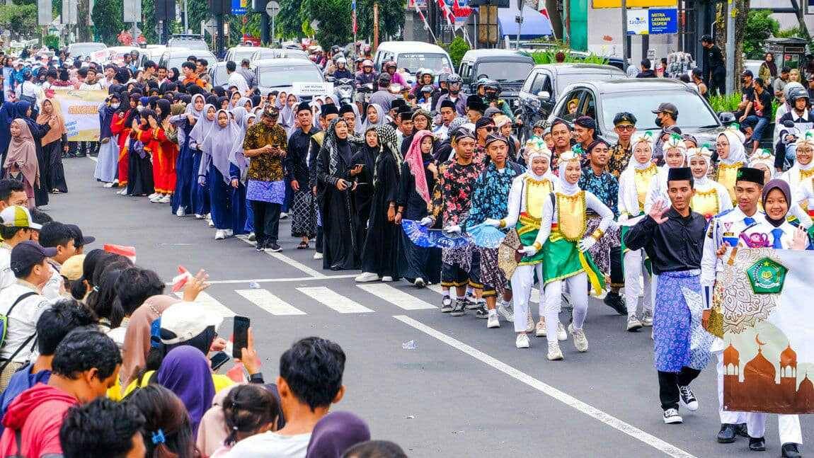 Kirab Budaya Kampung Religi di Magelang pada September 2024 (dok. Pemerintah Kota Magelang)