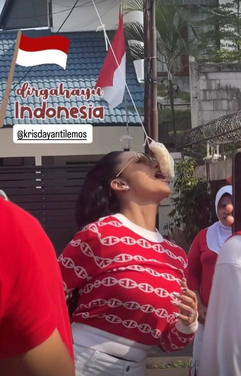Kris Dayanti Lomba 17-an Bareng Tetangga (Instagram.com/krisdayantilemos)