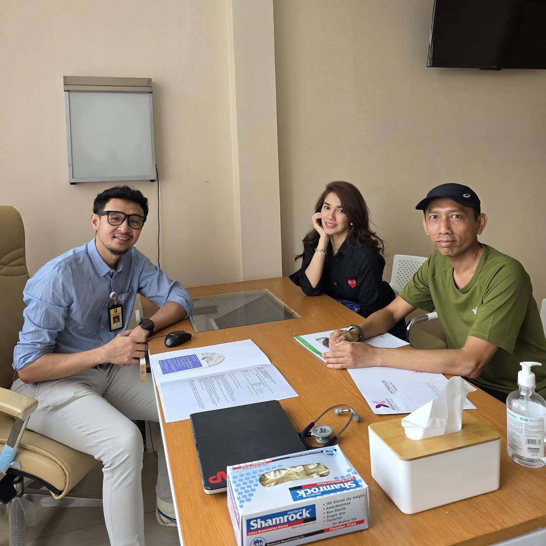 kondisi kaki Ussy Sulistiawaty yang cedera (instagram.com/ussypratama)