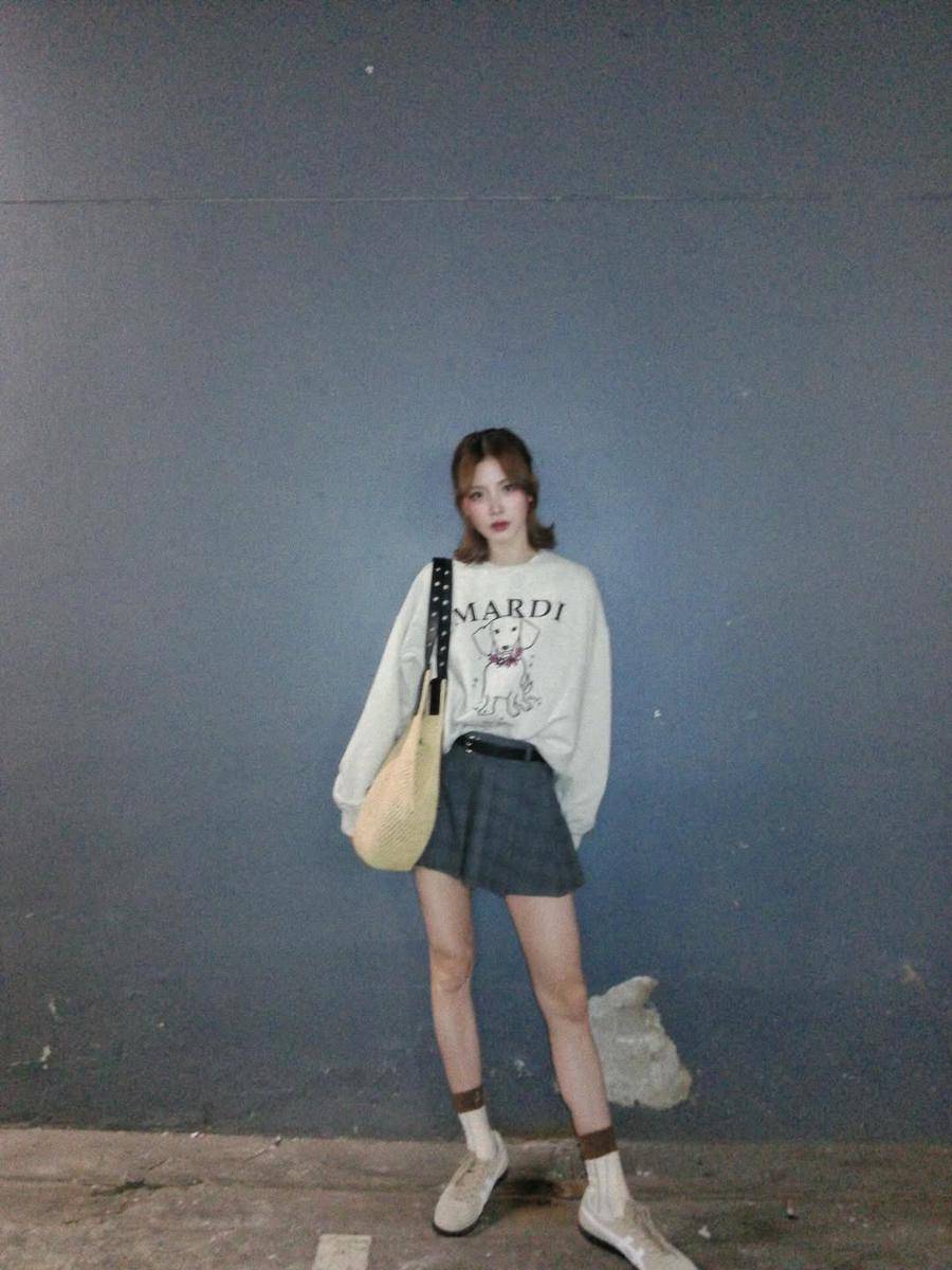 Style mini skirt ala Baifern Pimchanok 