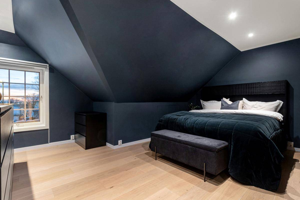 desain kamar nuansa monokrom (unsplash.com/Alex Tyson)