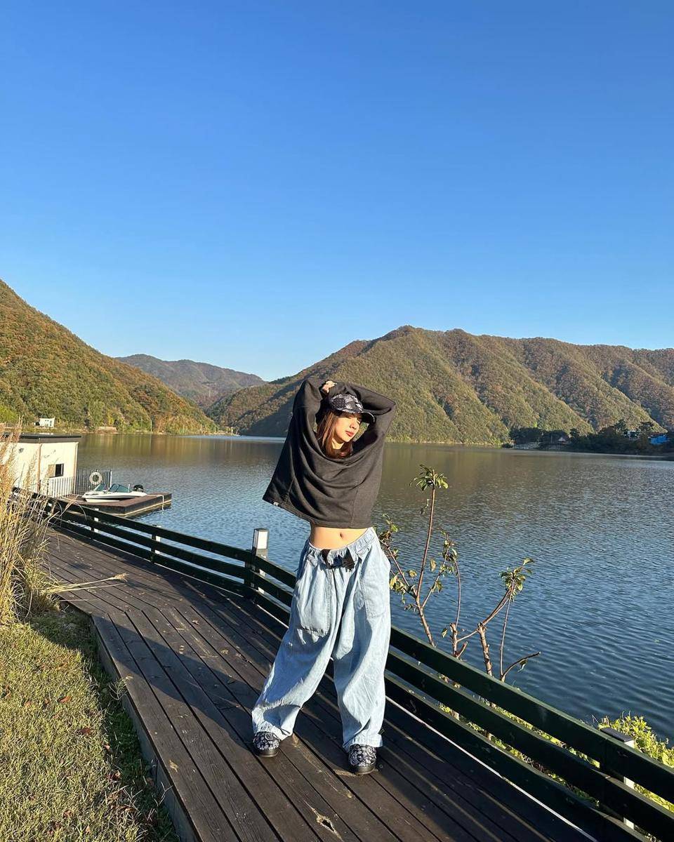 Mix and Match Celana Jeans ala Nazla Alifa Senia (instagram.com/nazlaalifa)