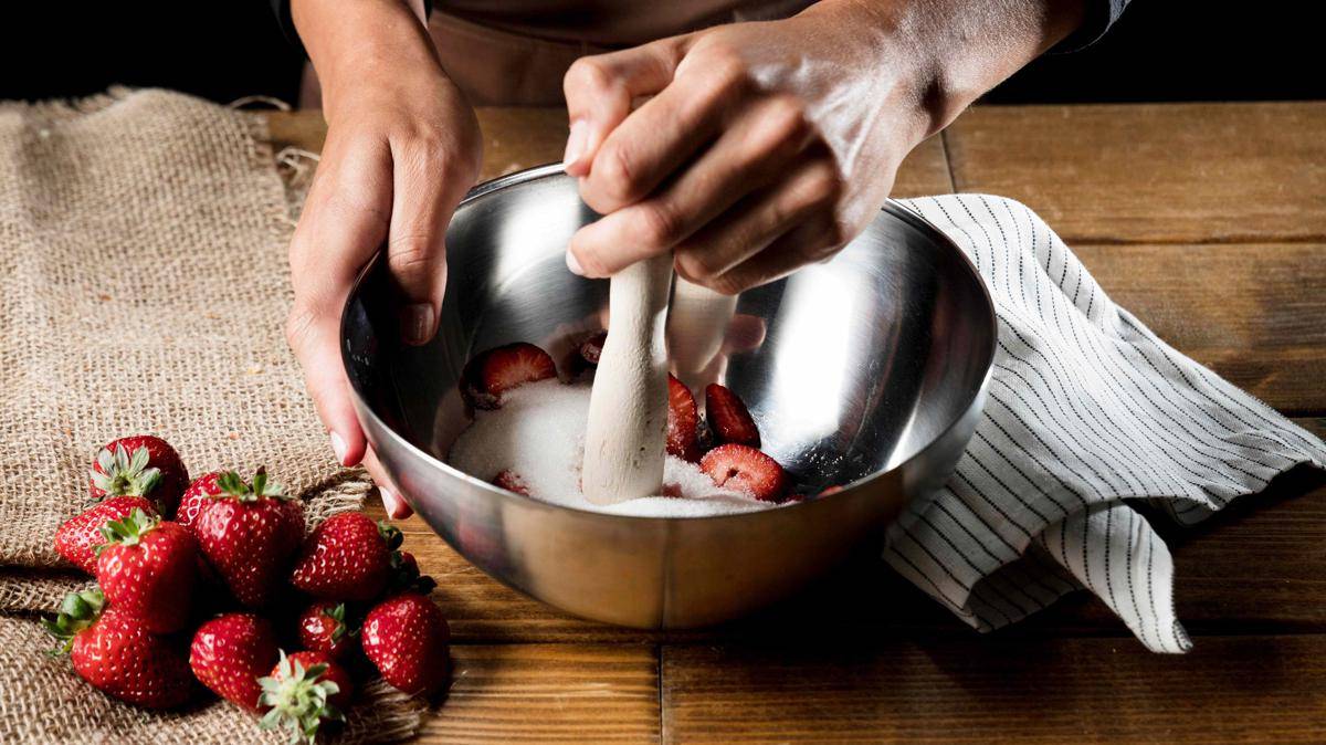 ilustrasi buat glaze strawberry (freepik.com/freepik)