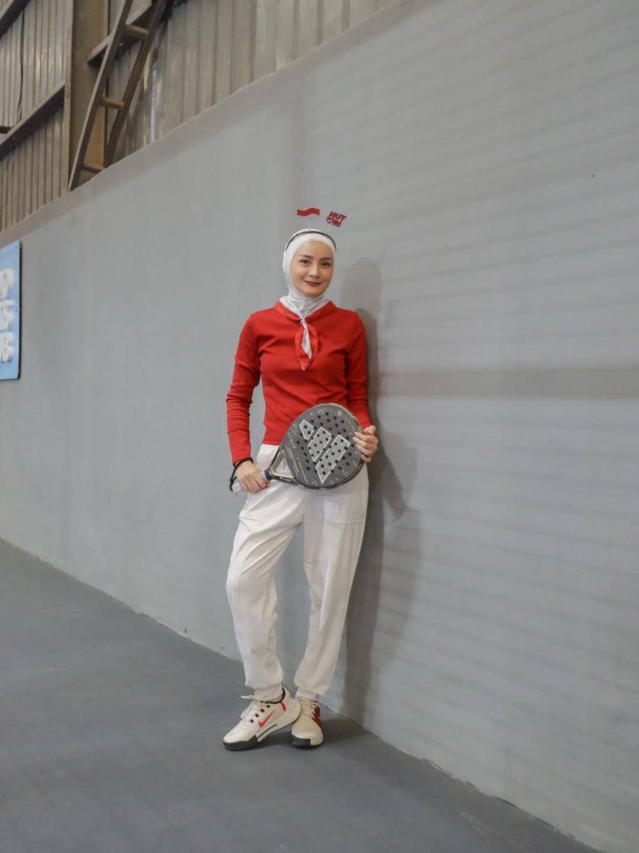 ide outfit olahraga untuk hijabers ala Dhatu Rembulan (instagram.com/dhaturembulan)