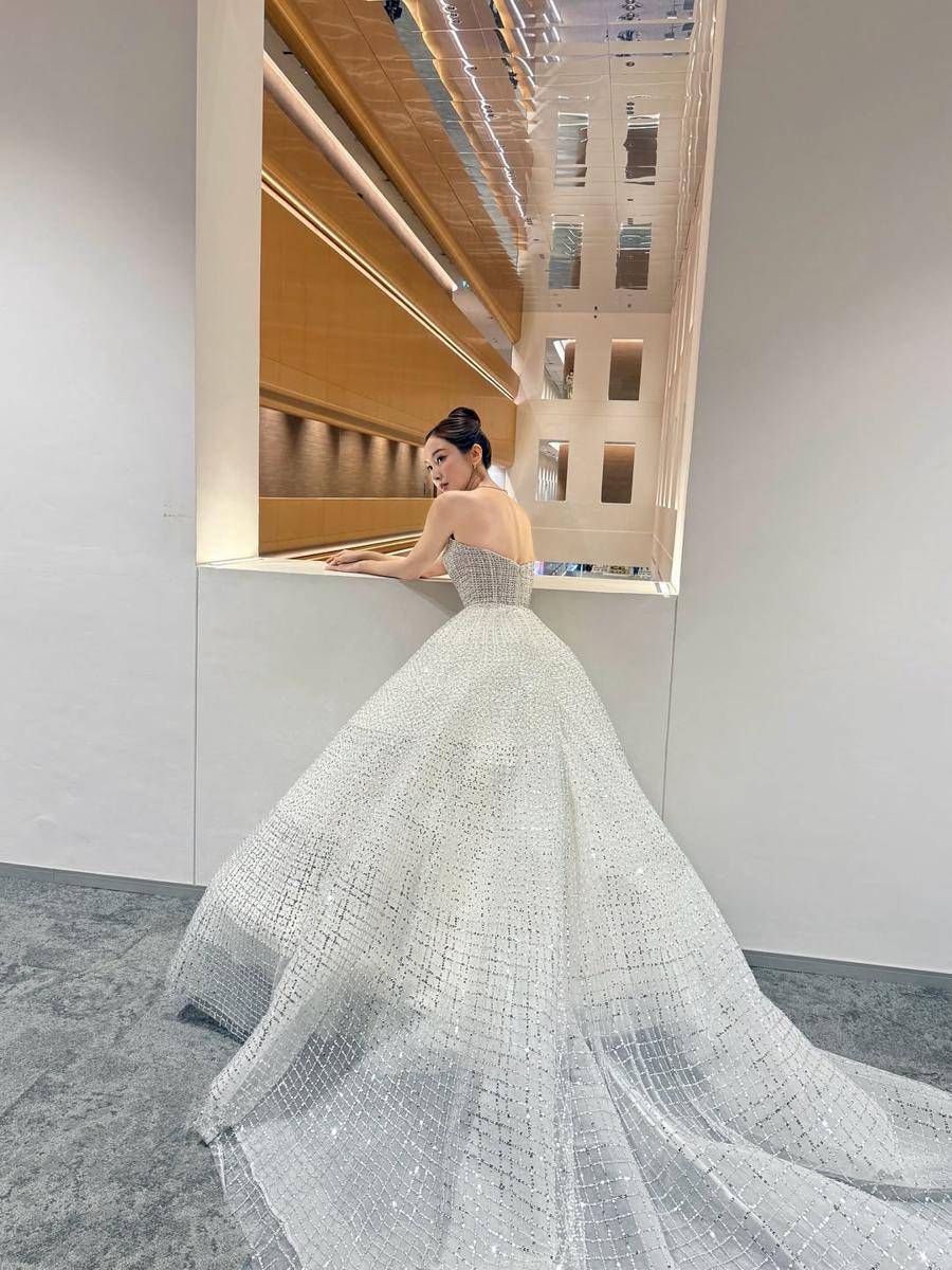 potret Jessica Jung di Weibo Cultural Exchange Night Gala (via instagram.com/jessica.syj)