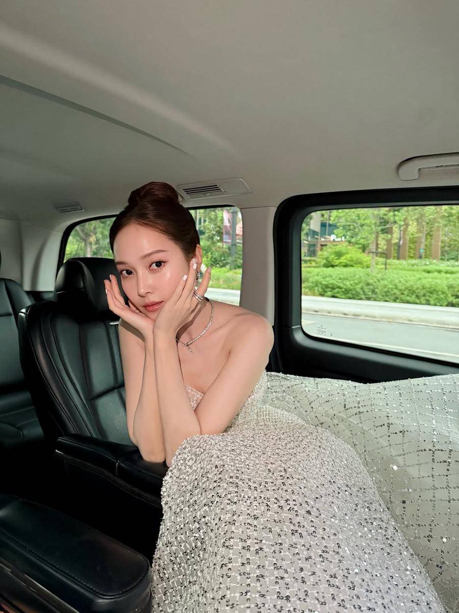 potret Jessica Jung di Weibo Cultural Exchange Night Gala (via instagram.com/jessica.syj)