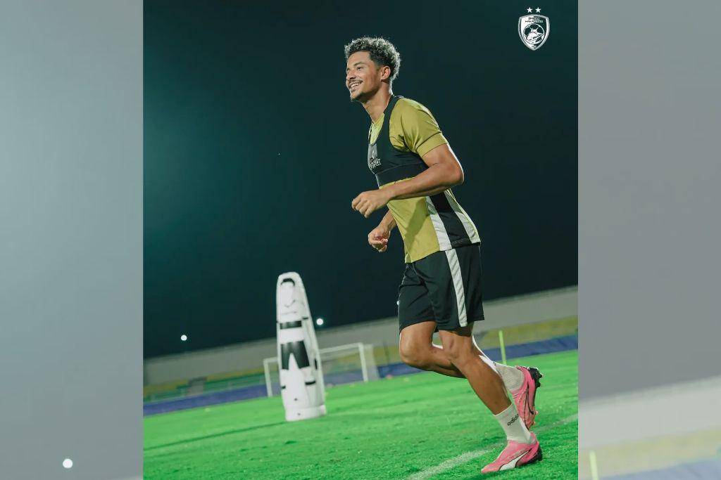 Pemain PSM Makassar, Lucas Dias, dalam sesi latihan di Stadion BJ Habibie Parepare pada 31 Juli 2025. (Dok. Ofisial PSM Makassar/Agung Dewantara)
