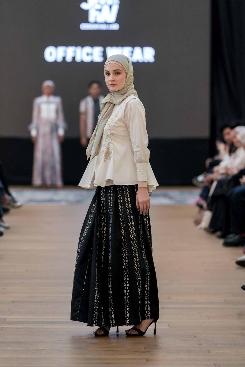 koleksi busana muslim di Jakarta Muslim Fashion Week 2025 (Dok. JMFW)