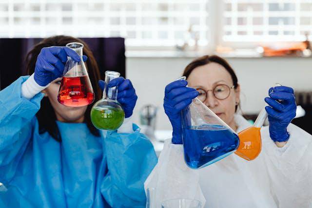 ilustrasi laboratorium (pexels.com/Photo By: Kaboompics.com)