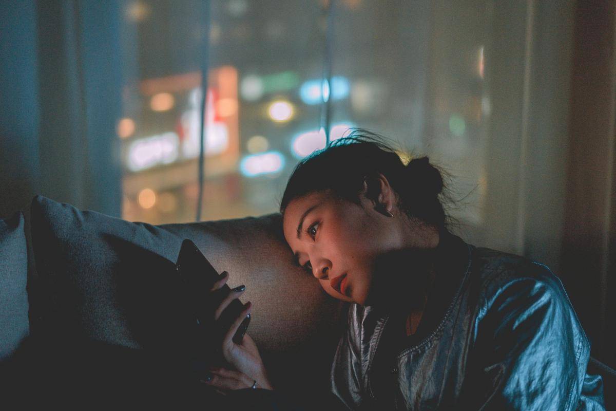 ilustrasi scroll media sosial (pexels.com/Mikoto.raw Photographer)