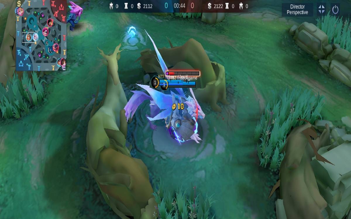 Edith roamer membantu jungler farming