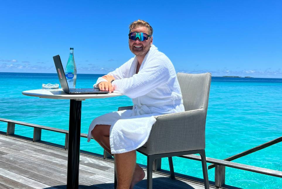 ilustrasi digital nomad