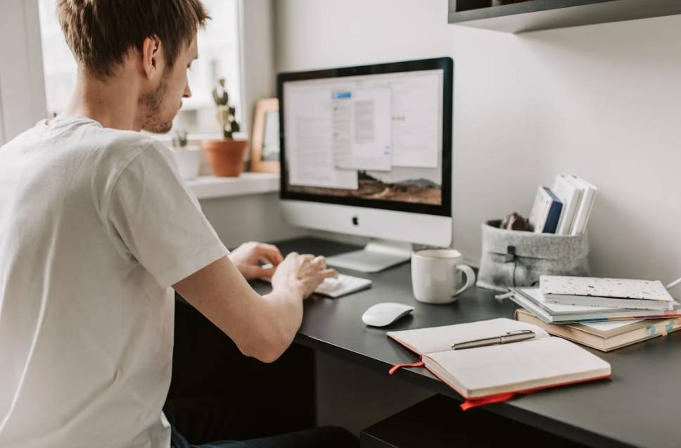 ilustrasi content writer 