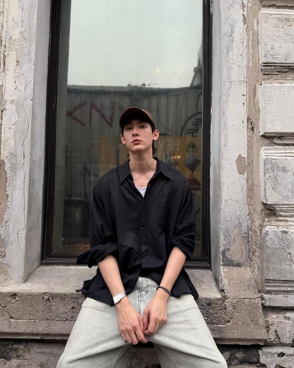Book Kasidet (instagram.com/kasibook_)
