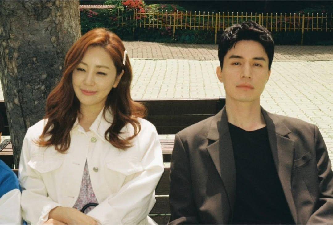 Park Seok Kyung (Oh Na Ra) dan Park Seok Cheol (Lee Dong Wook)