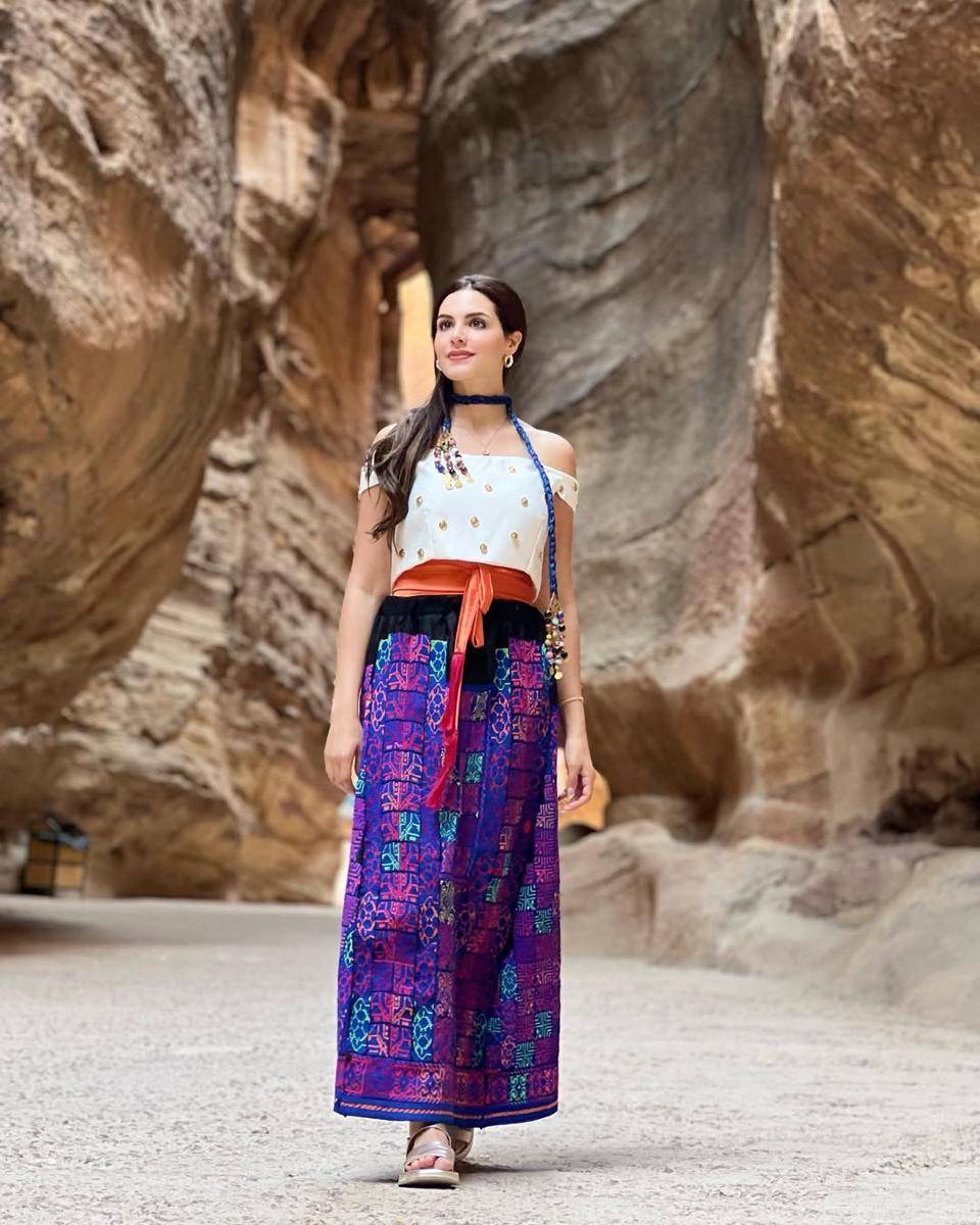 Gaya OOTD Nadeen Ayoub (instagram.com/nadeen.m.ayoub)
