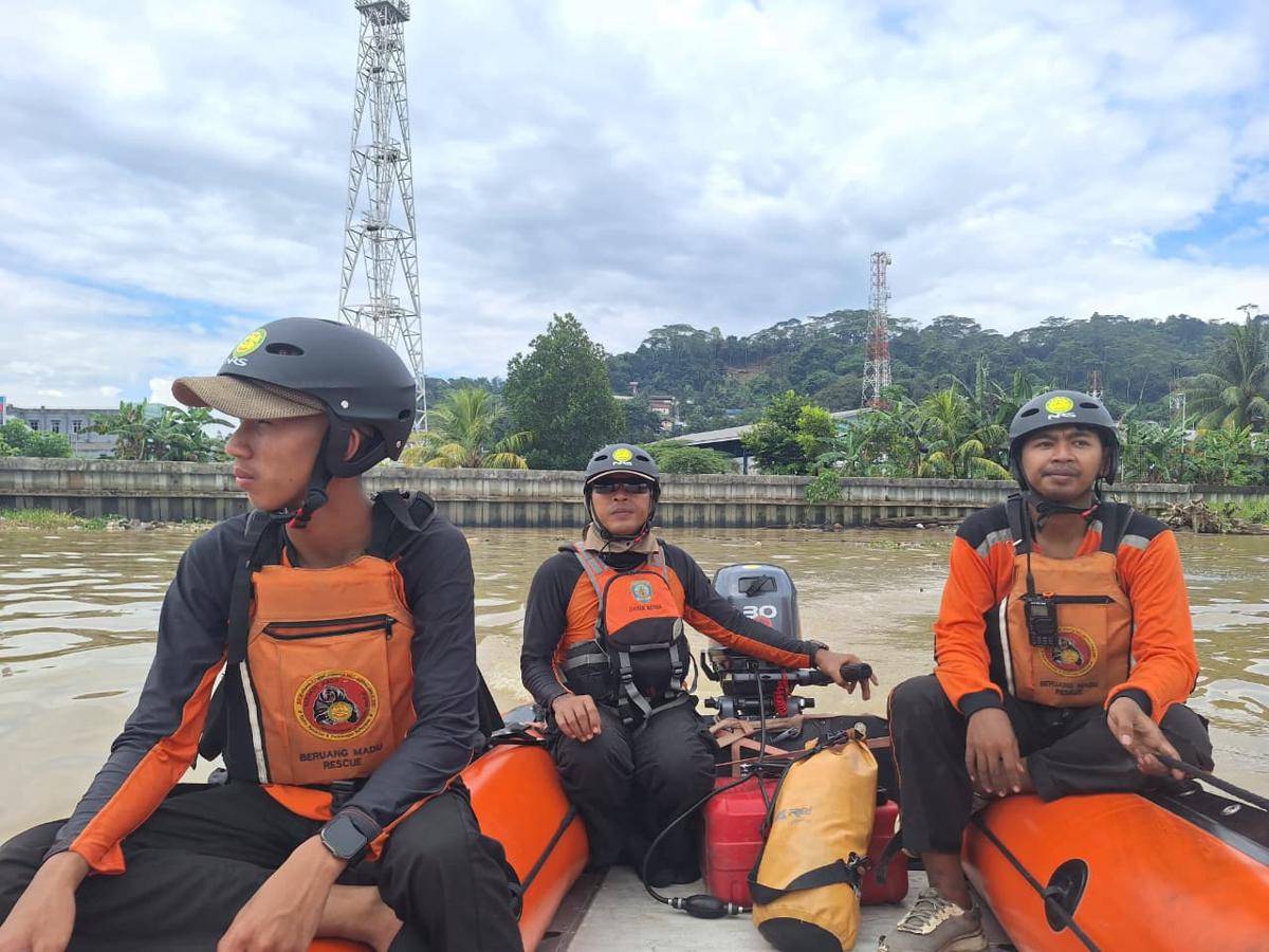 Proses pencarian terhadap Normansyah (44), warga Kelurahan Selili.