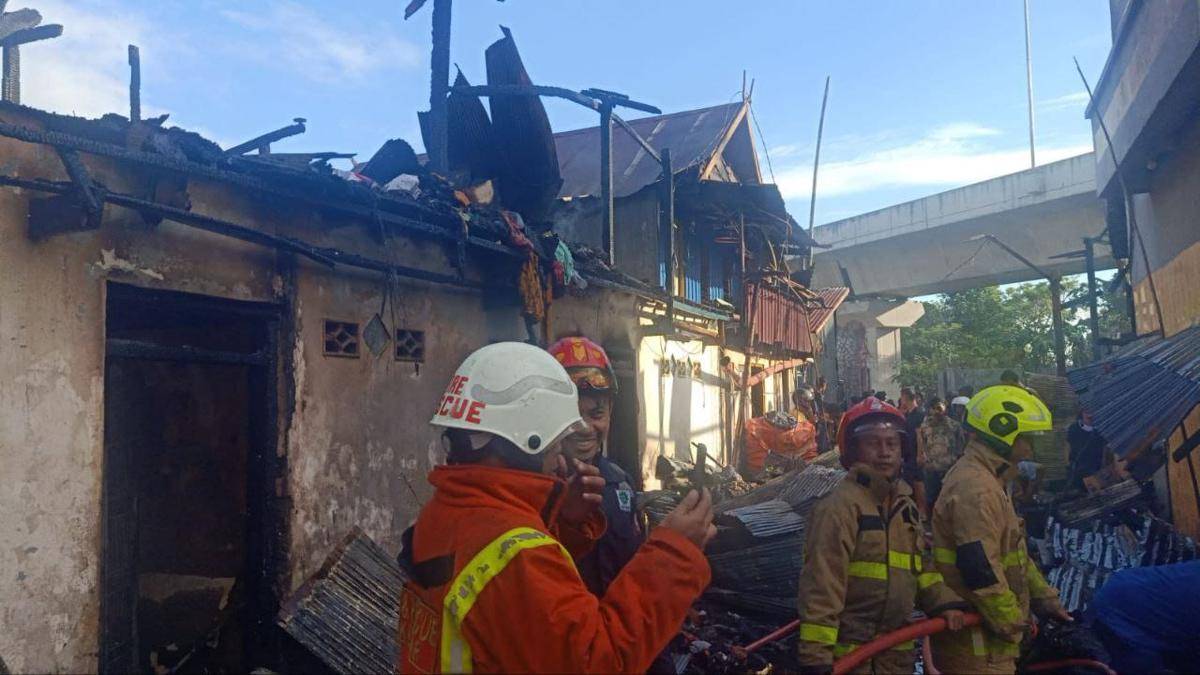 Kebakaran Jalan Sultan Abdullah, Buloa, Kecamatan Tallo, Makassar, Sulawesi Selatan, Senin (18/8/2025)