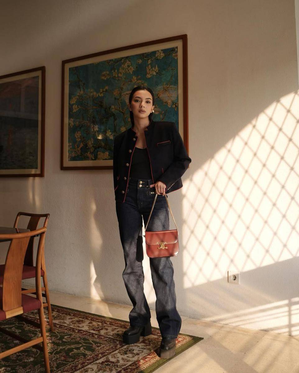 Mix and Match Celana Jeans ala Nazla Alifa Senia (instagram.com/nazlaalifa)