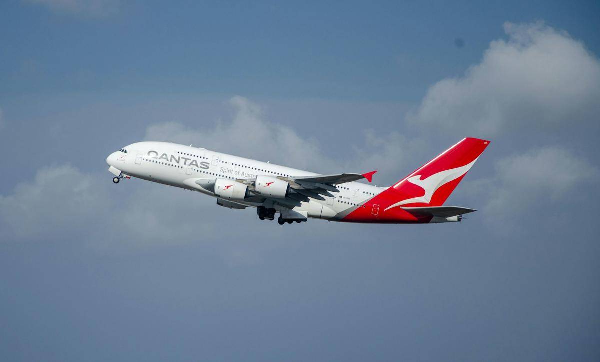 Qantas Airways (unsplash.com/Tom Photography)