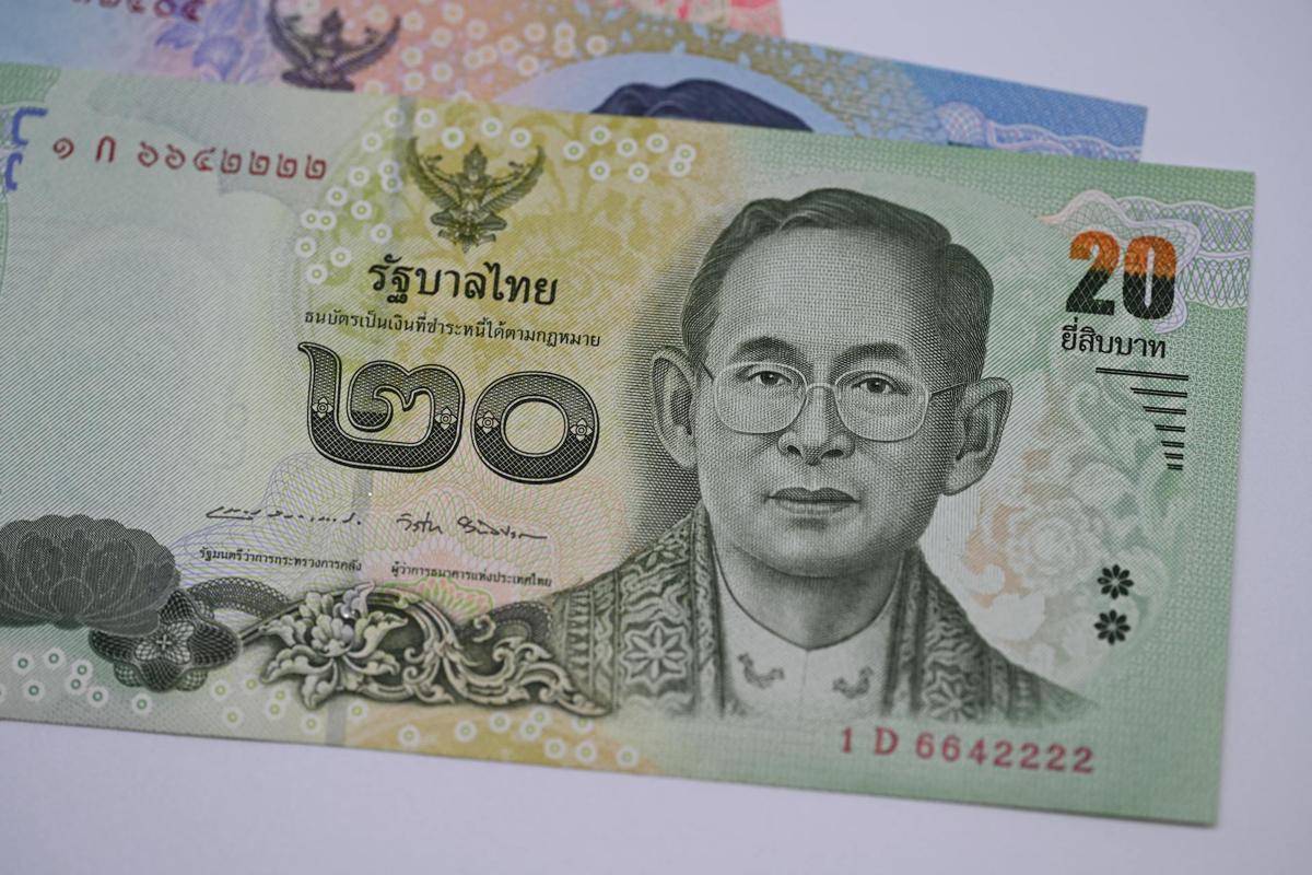 ilustrasi mata uang baht