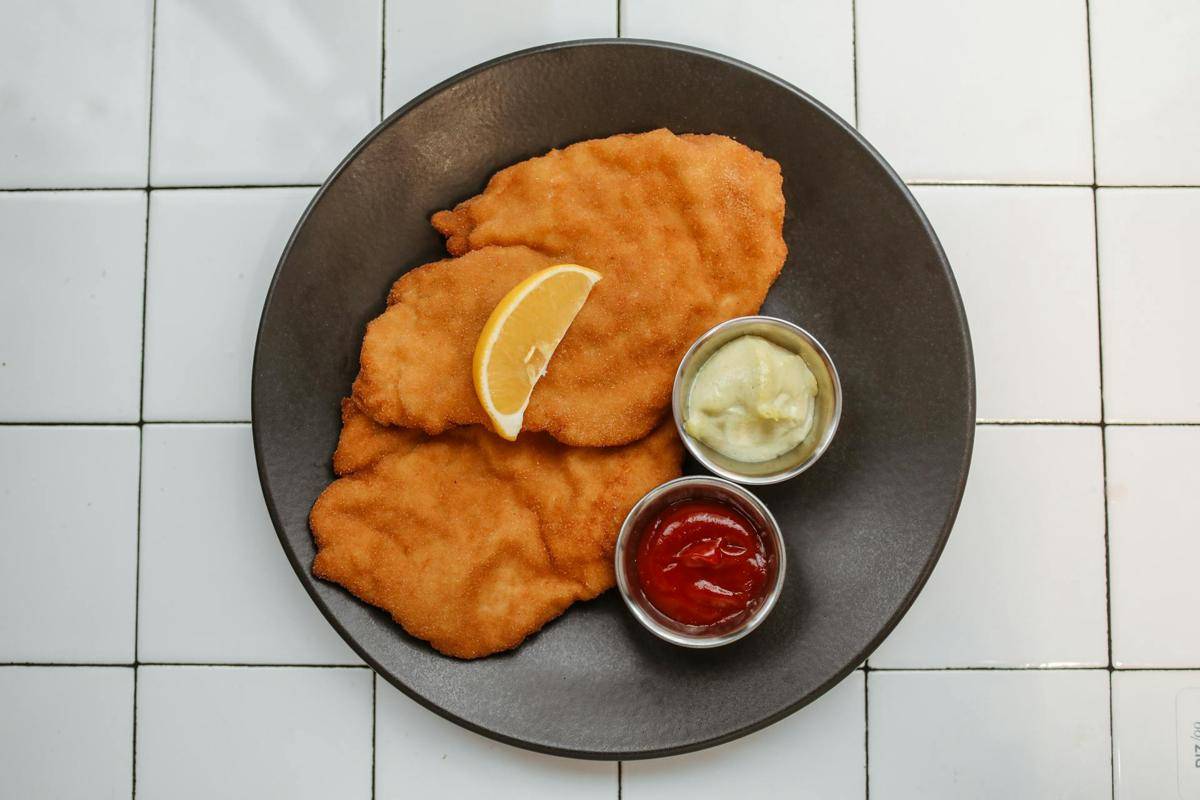 ilustrasi chicken schnitzel