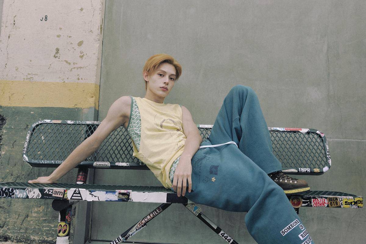 James CORTIS di EP COLOR OUTSIDE THE LINES (dok. Weverse/CORTIS)