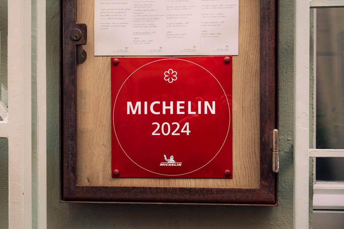 ilustrasi restoran Michelin Star di Singapura (unsplash.com/Grigorii Shcheglov)