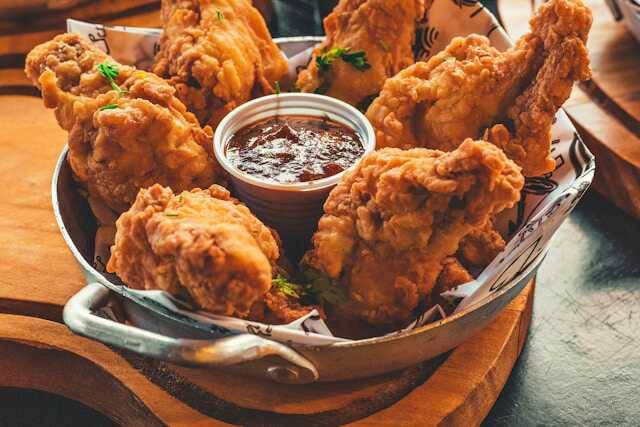 ilustrasi ayam filet goreng