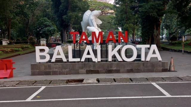 Tampak luar Taman Balai Kota, Bandung (dok. pribadi/Mochamad Firdaus)