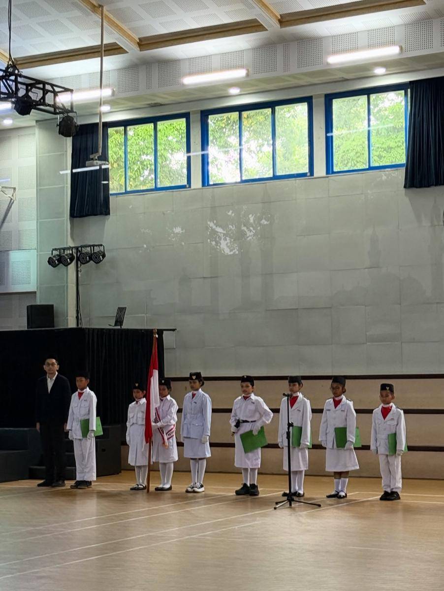 Arsy Hermansyah Jadi Petugas Upacara (Instagram.com/queenarsy)