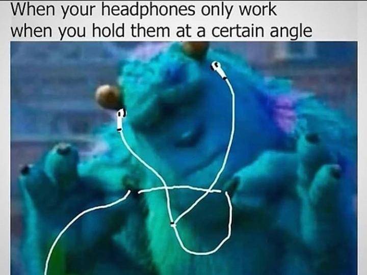 meme headphone dan earphone