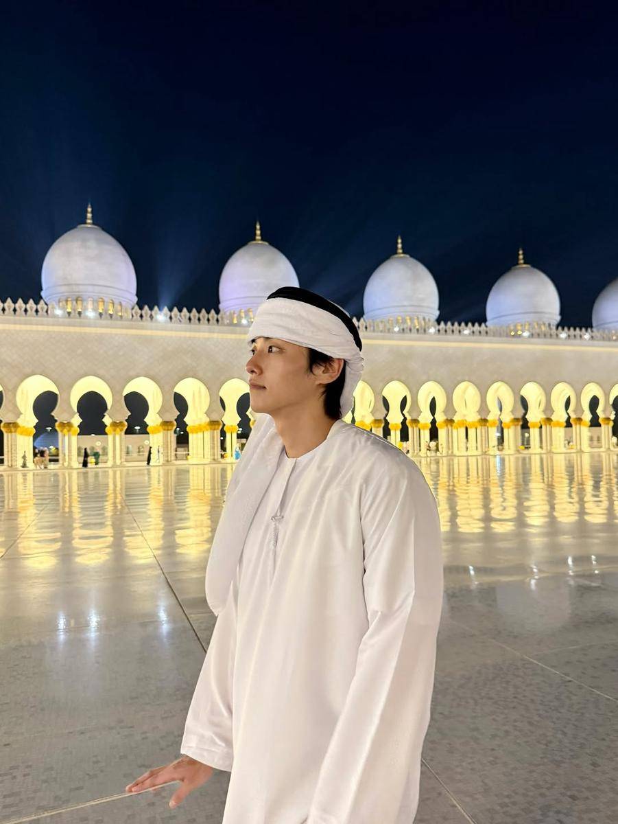 potret Son Won Ik Single's Inferno 3 di Abu Dhabi (instagram.com/hiwonik)