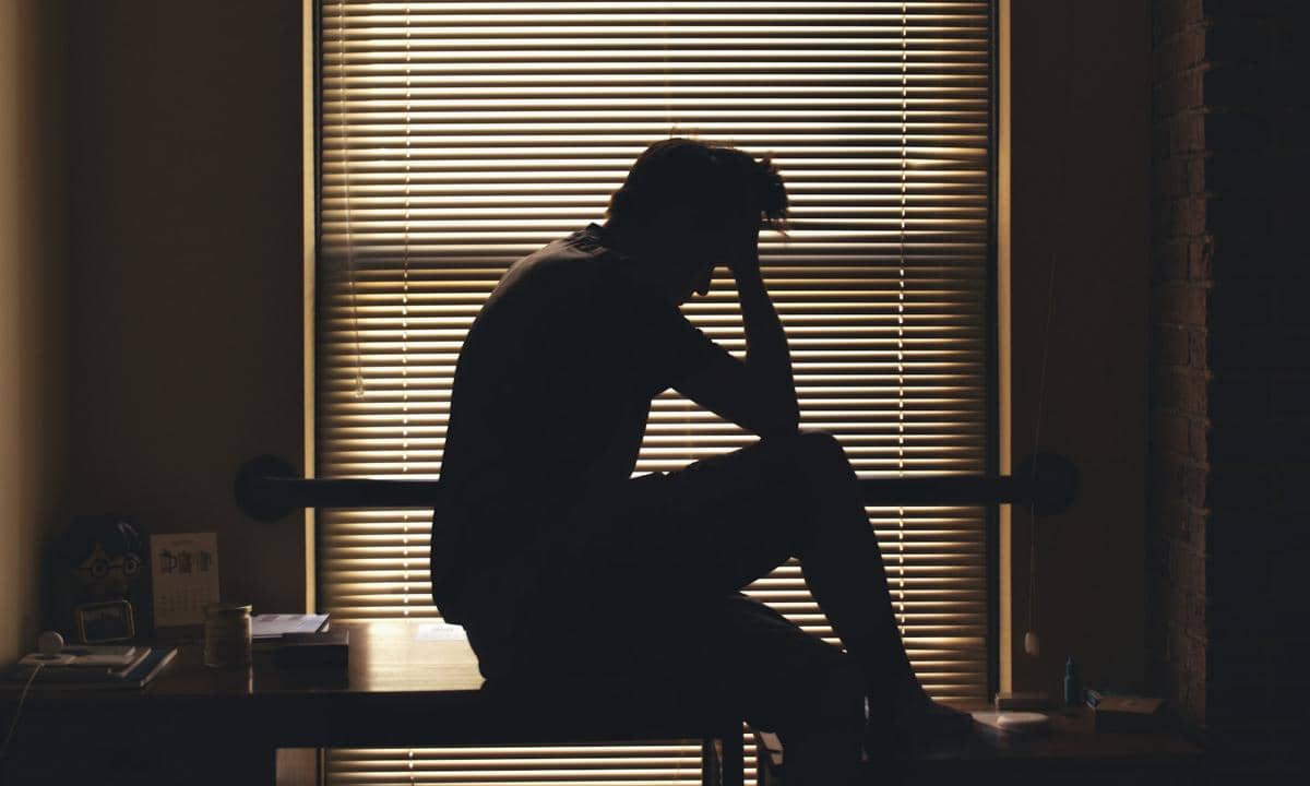 ilustrasi pria mengalami fase quarter life crisis (unsplash.com/f0xtr0t_1)