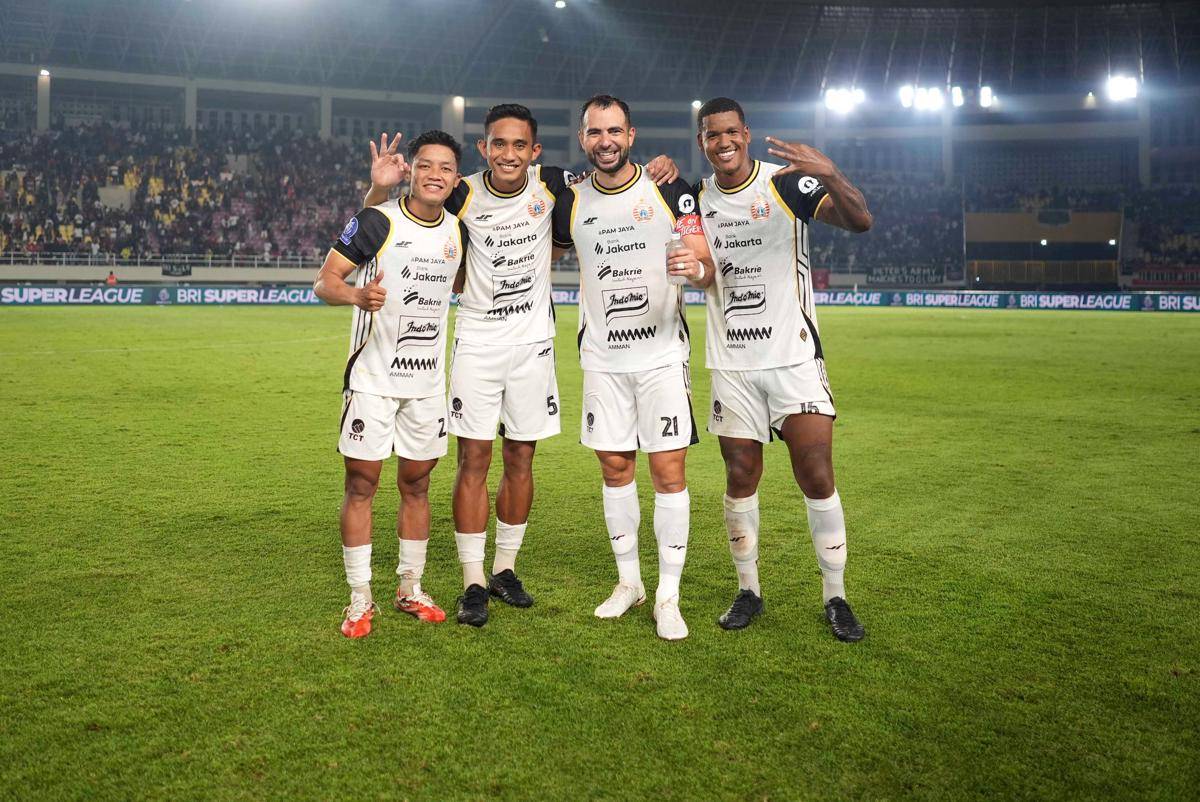 Jordi Amat puji solidnya pertahanan Persija di dua laga awal. (persija.id)