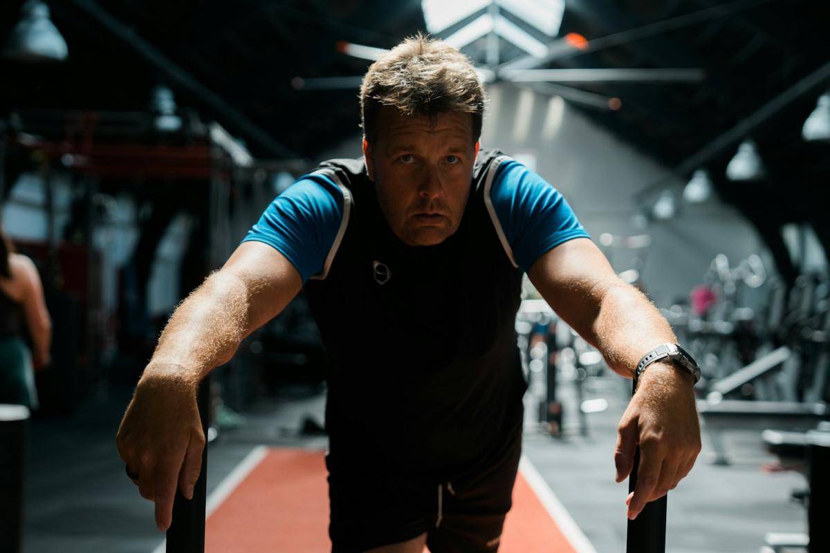 ilustrasi pria di gym (unsplash.com/gardpro)