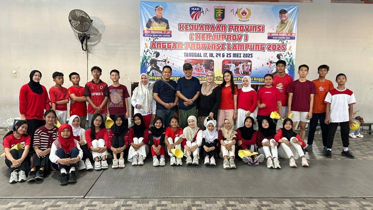 IKASI saat usai berlatih bersama Ketua KONI Lampung, Taufik Hidayat. (IDN Times/istimewa)