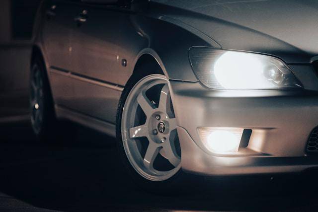ilustrasi memanaskan mobil (unsplash.com/Pavol Duracka)