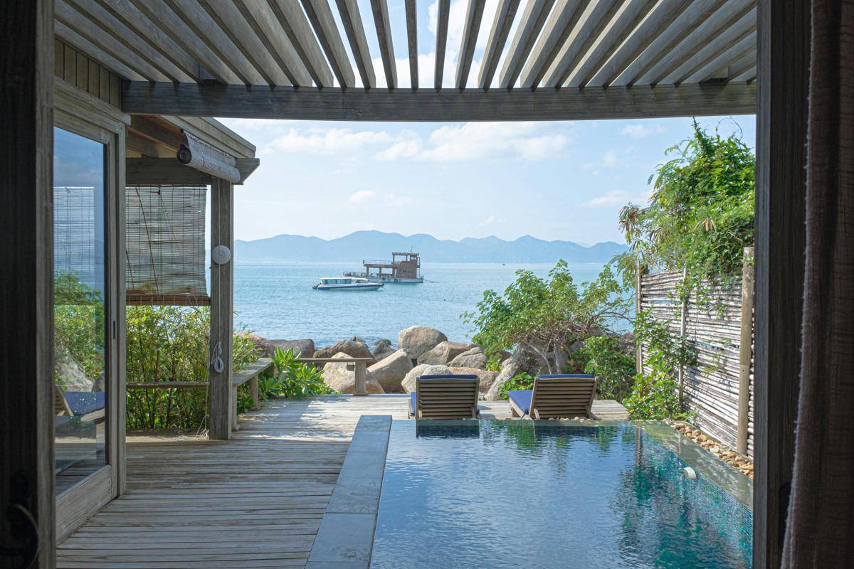 ilustrasi hotel view pantai/pexels.com