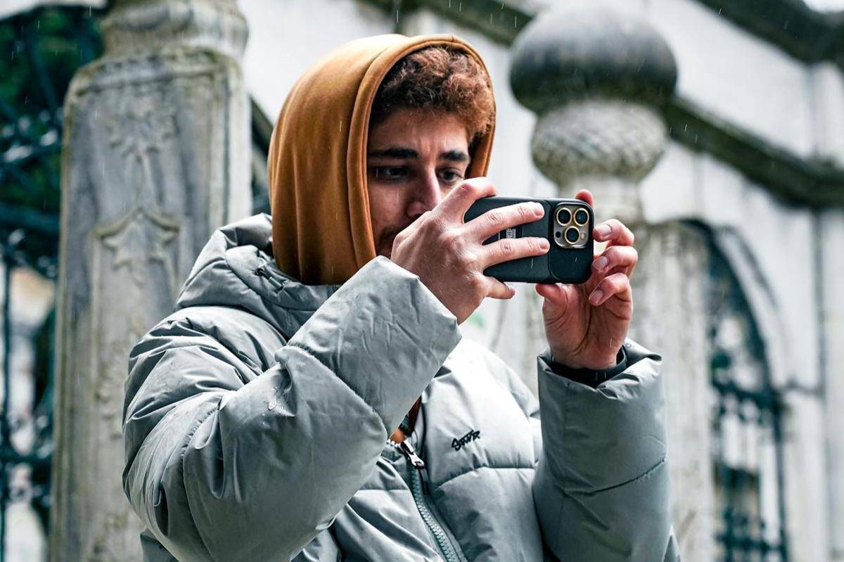 ilustrasi jaket berbahan despo (pexels.com/Oktay Köseoğlu)