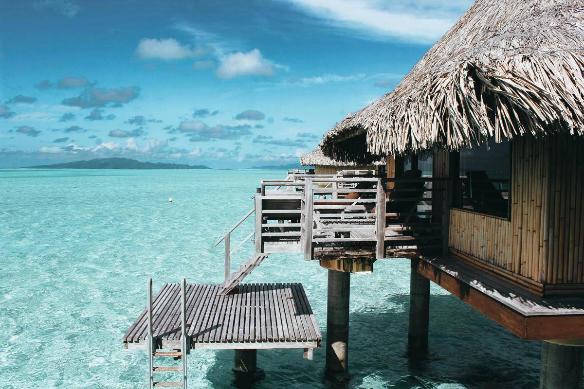 ilustrasi hotel view pantai/pexels.com