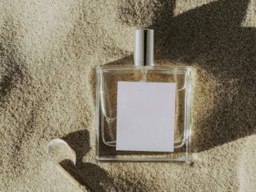 ilustrasi parfum pria (pexels.com/Kaboompics.com)